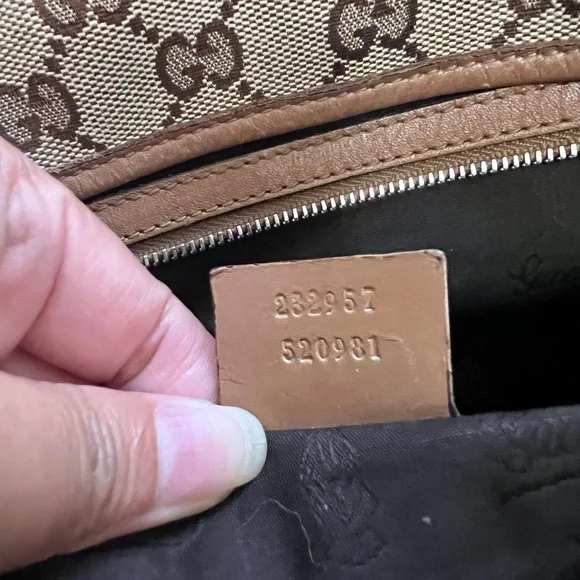 Gucci, aunthentic, tote 2 way style, 2 tone gold and silver GG sign both sides - Picture 16 of 17